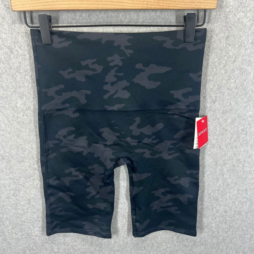 Spanx Look At Me Now Bike Short Women Size Medium Black Camo High Waisted NWT